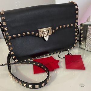 100% Authentic Valentino Rockstud Shoulder Bag